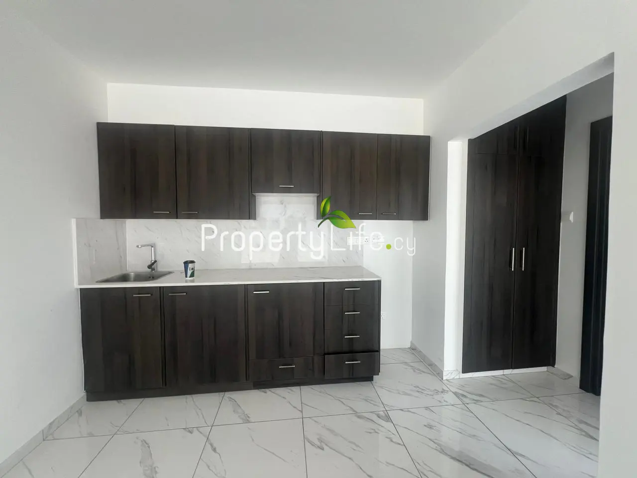 RADISSON BLU AREA 1 BEDROOM APARTMENT FOR RENT