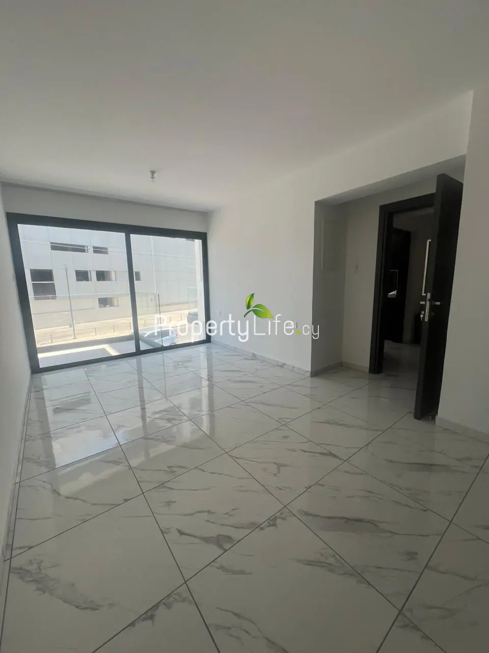 RADISSON BLU AREA 1 BEDROOM APARTMENT FOR RENT