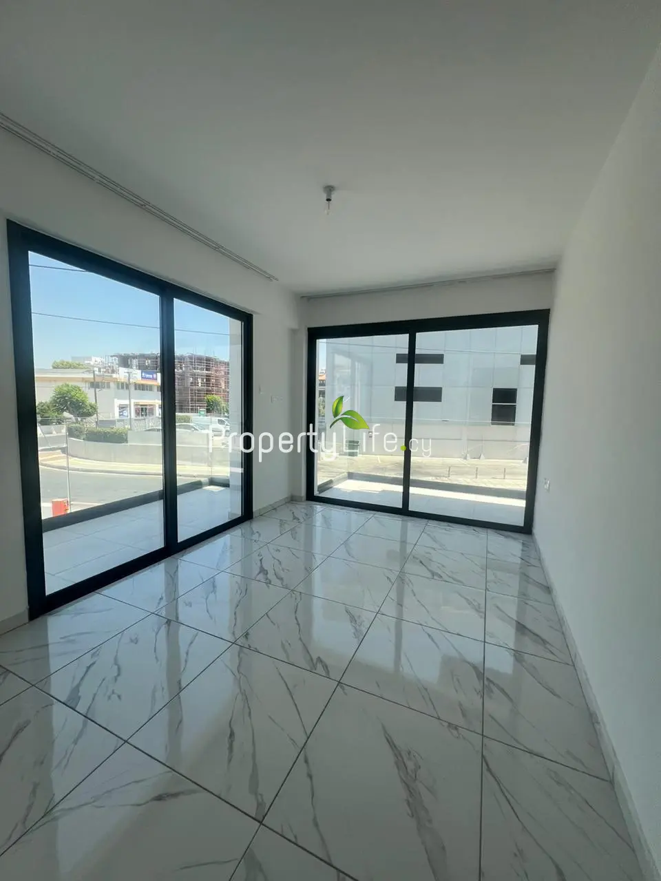 RADISSON BLU AREA 1 BEDROOM APARTMENT FOR RENT