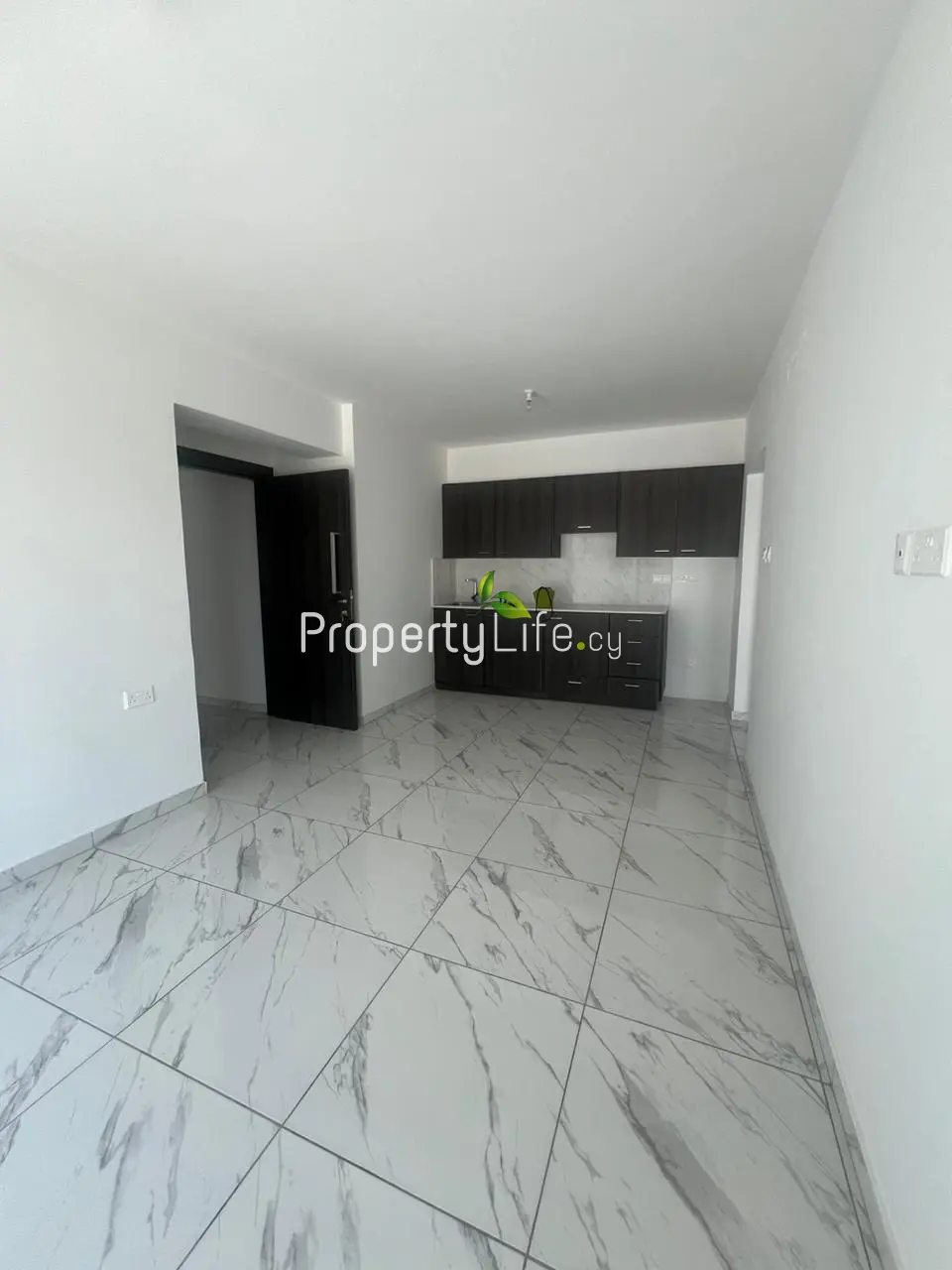 RADISSON BLU AREA 1 BEDROOM APARTMENT FOR RENT