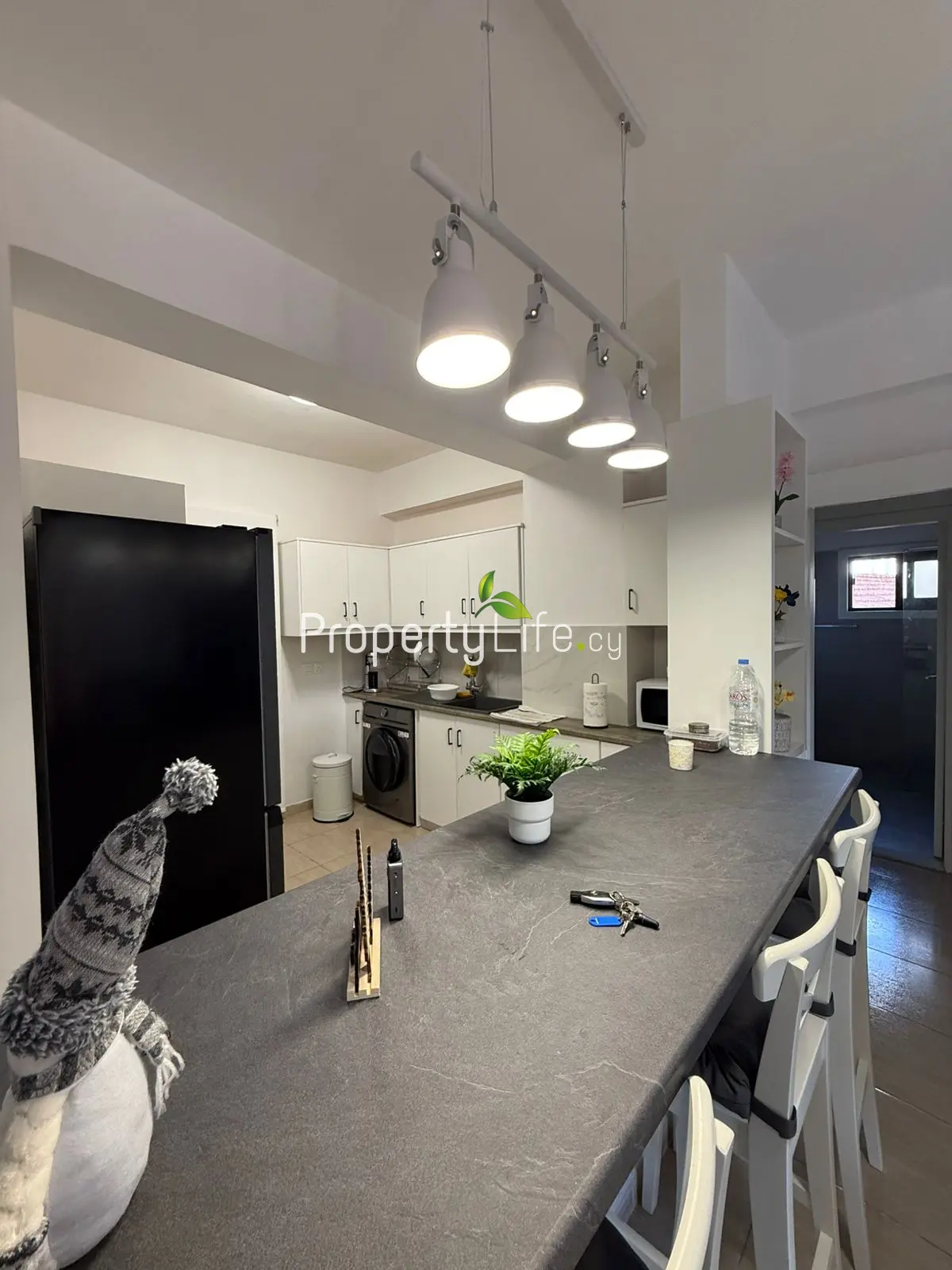 SAINT LAZARUS LOCATED THIS 2 BEDROOM BEAUTIFUL APARTMENT