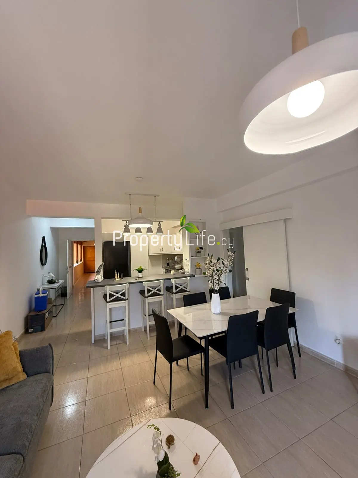 SAINT LAZARUS LOCATED THIS 2 BEDROOM BEAUTIFUL APARTMENT