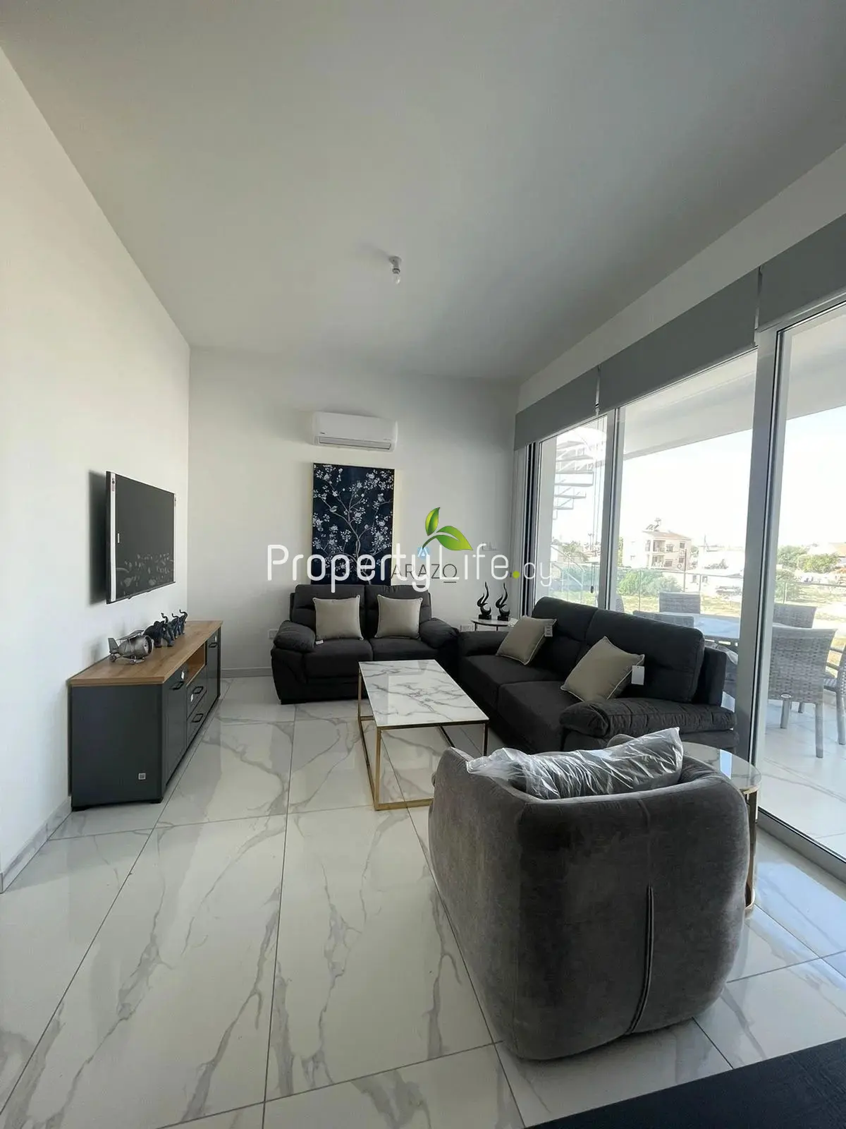 PENTHOUSE WITH ROOF GARDEN IN A MODERN 2 BEDROOM IN LIVADIA