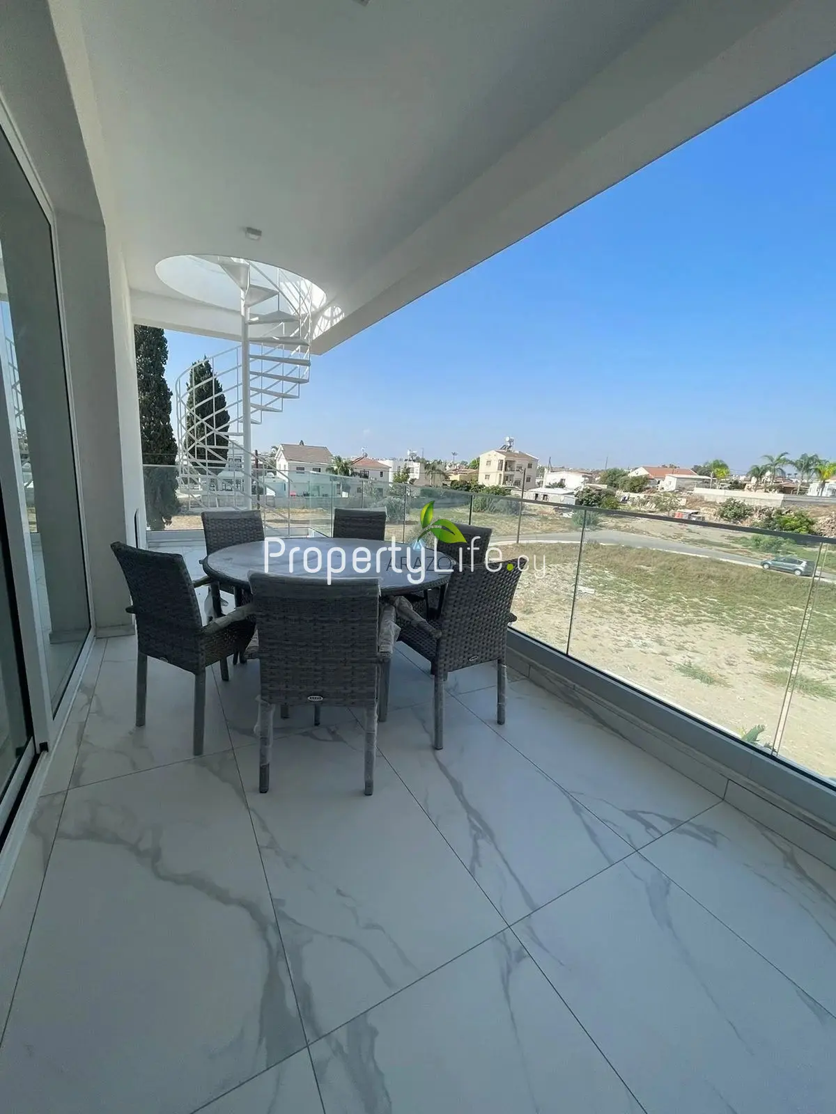 PENTHOUSE WITH ROOF GARDEN IN A MODERN 2 BEDROOM IN LIVADIA