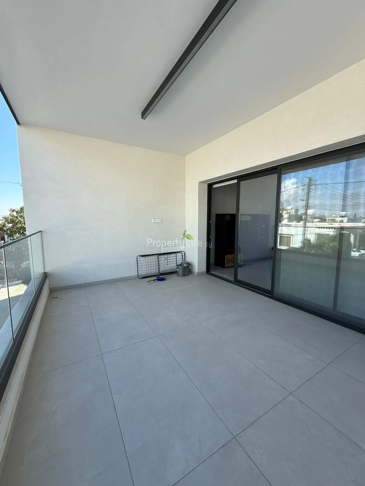 2 BEDROOM 2 BATHROOM APARTMENT - LE GREY 1