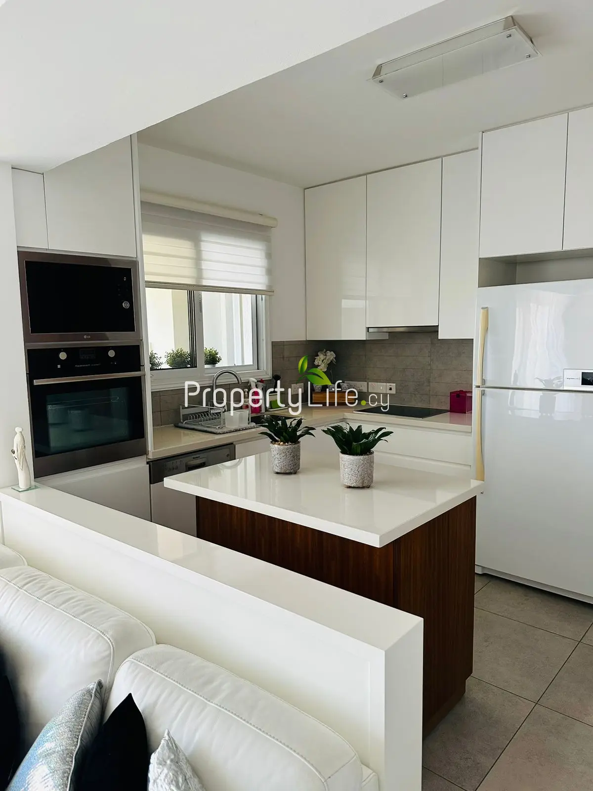 LUXURY 2 BEDROOM APARTMENT NEAR LARNACA PORT
