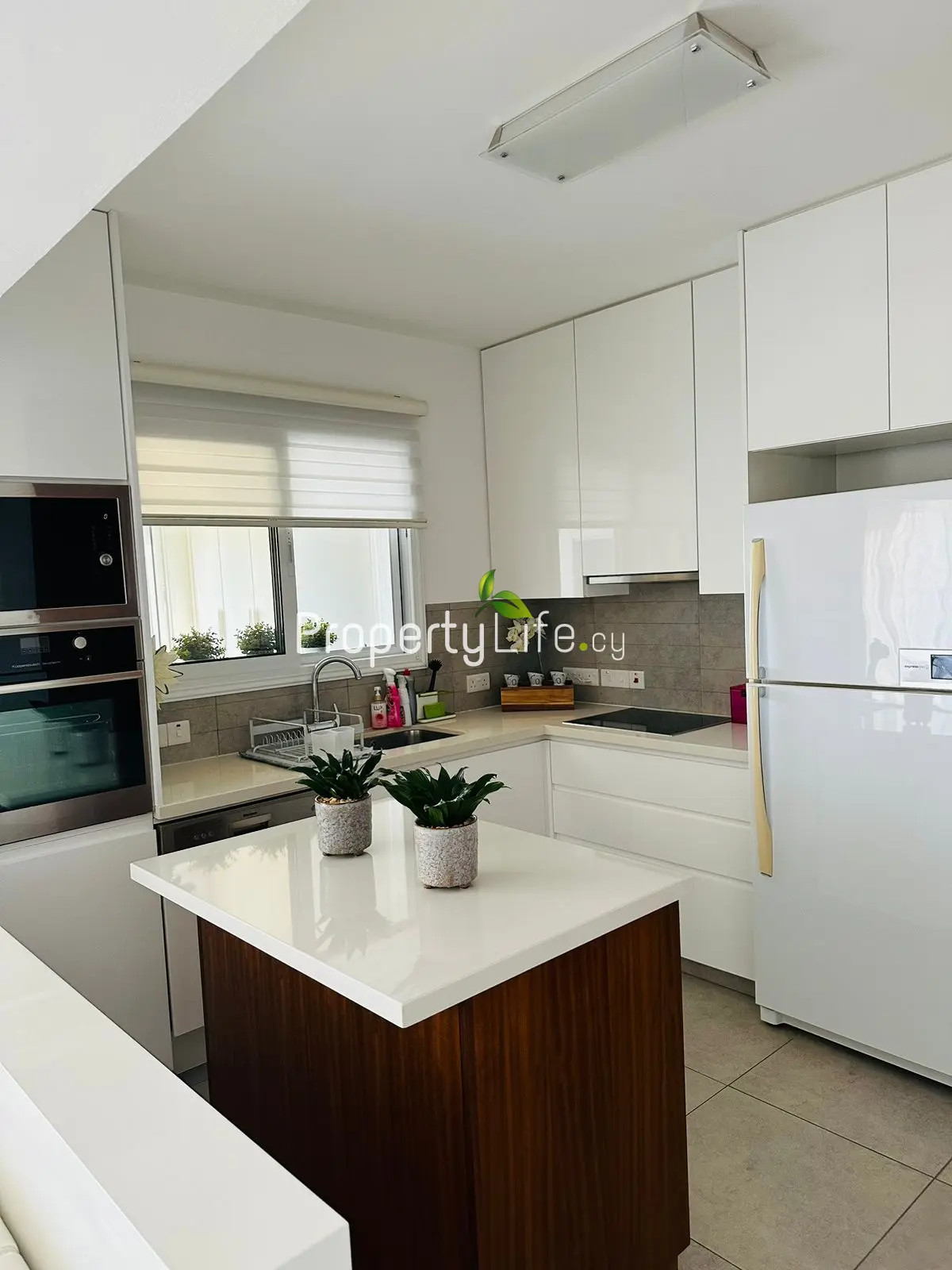 LUXURY 2 BEDROOM APARTMENT NEAR LARNACA PORT