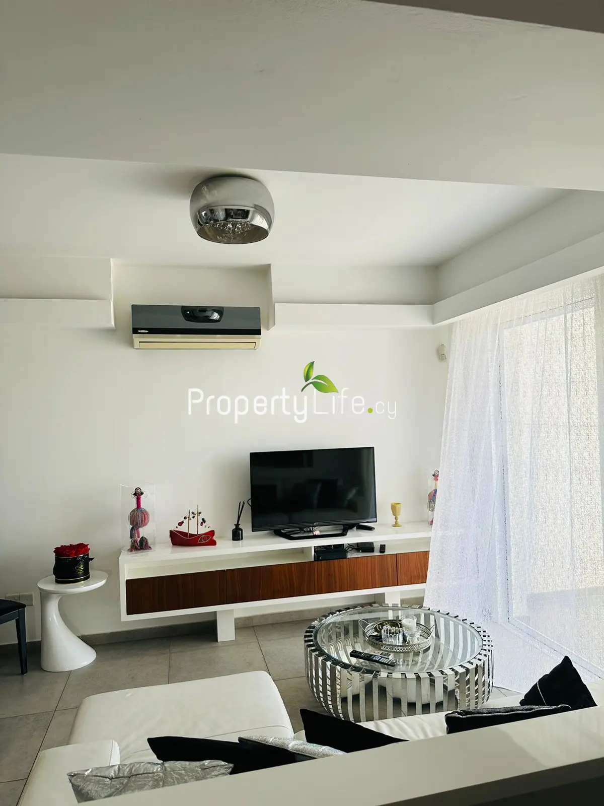 LUXURY 2 BEDROOM APARTMENT NEAR LARNACA PORT
