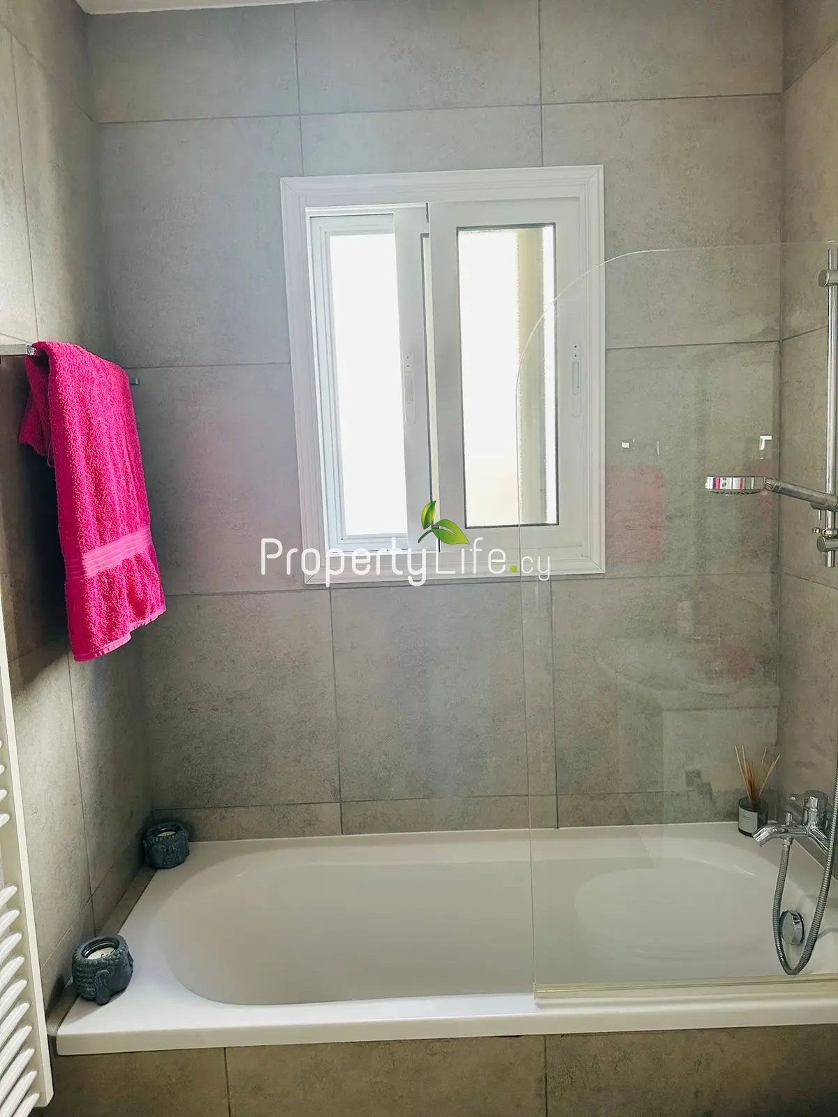 LUXURY 2 BEDROOM APARTMENT NEAR LARNACA PORT