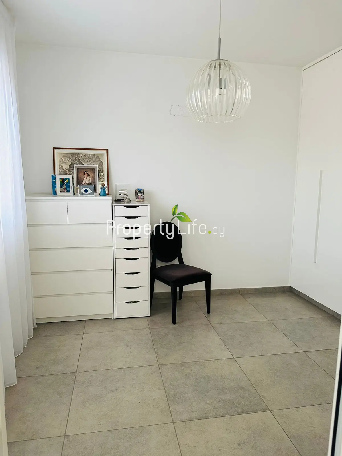 LUXURY 2 BEDROOM APARTMENT NEAR LARNACA PORT