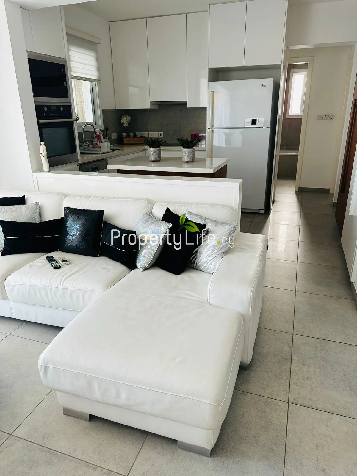 LUXURY 2 BEDROOM APARTMENT NEAR LARNACA PORT