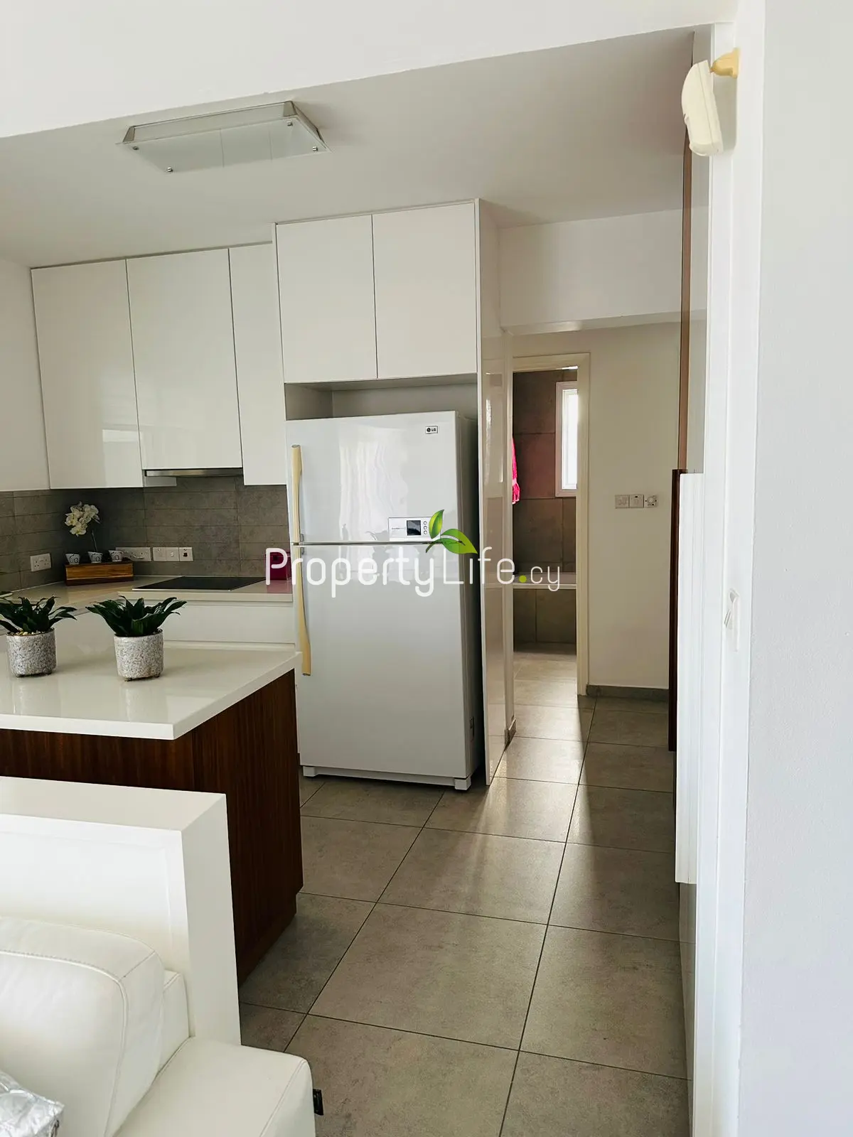 LUXURY 2 BEDROOM APARTMENT NEAR LARNACA PORT