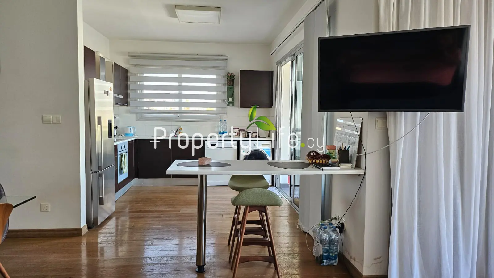 MODERN 2 BEDROOM APARTMENT IN MAKARIOU AVENUE LARNACA