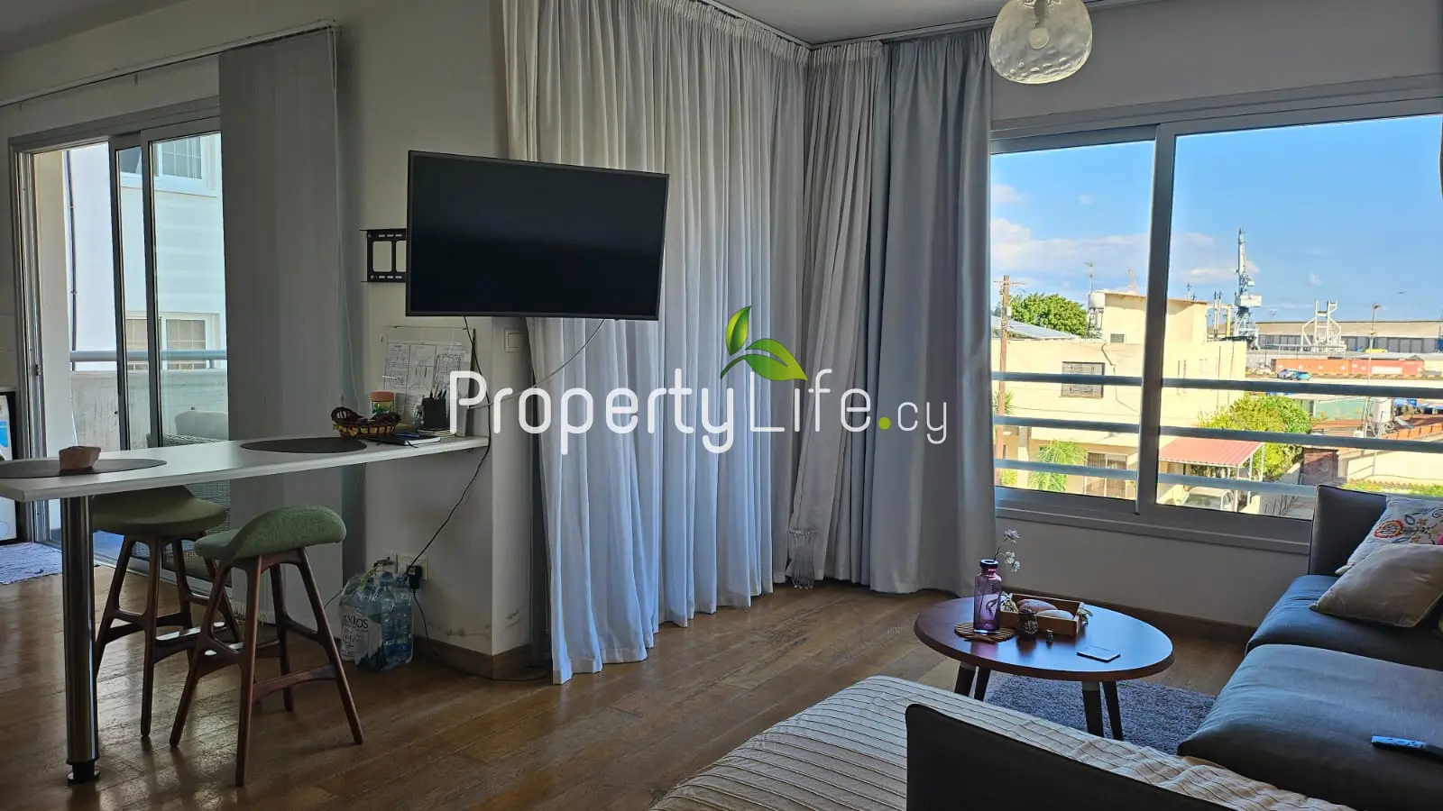 MODERN 2 BEDROOM APARTMENT IN MAKARIOU AVENUE LARNACA