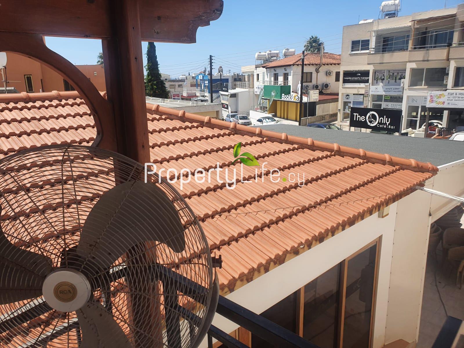 FULLY LICENSED PUB / RESTAURANT + DEVELOPMENT PLOT FOR SALE