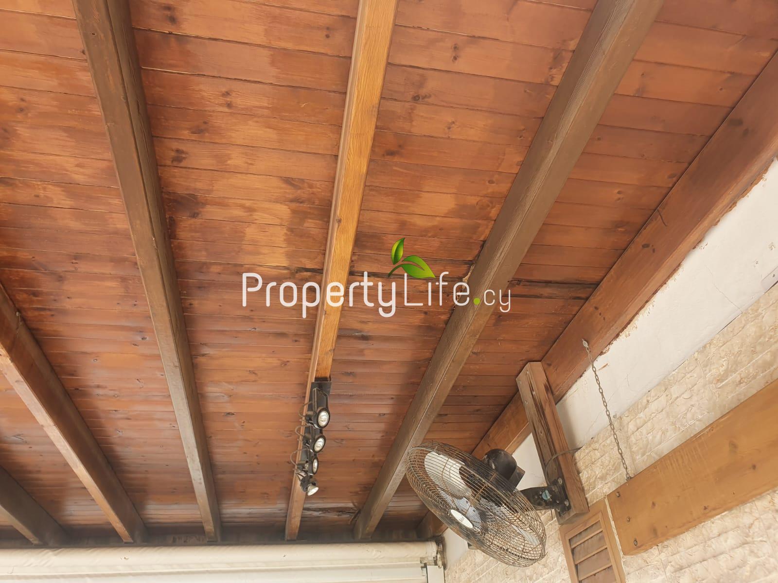 FULLY LICENSED PUB / RESTAURANT + DEVELOPMENT PLOT FOR SALE