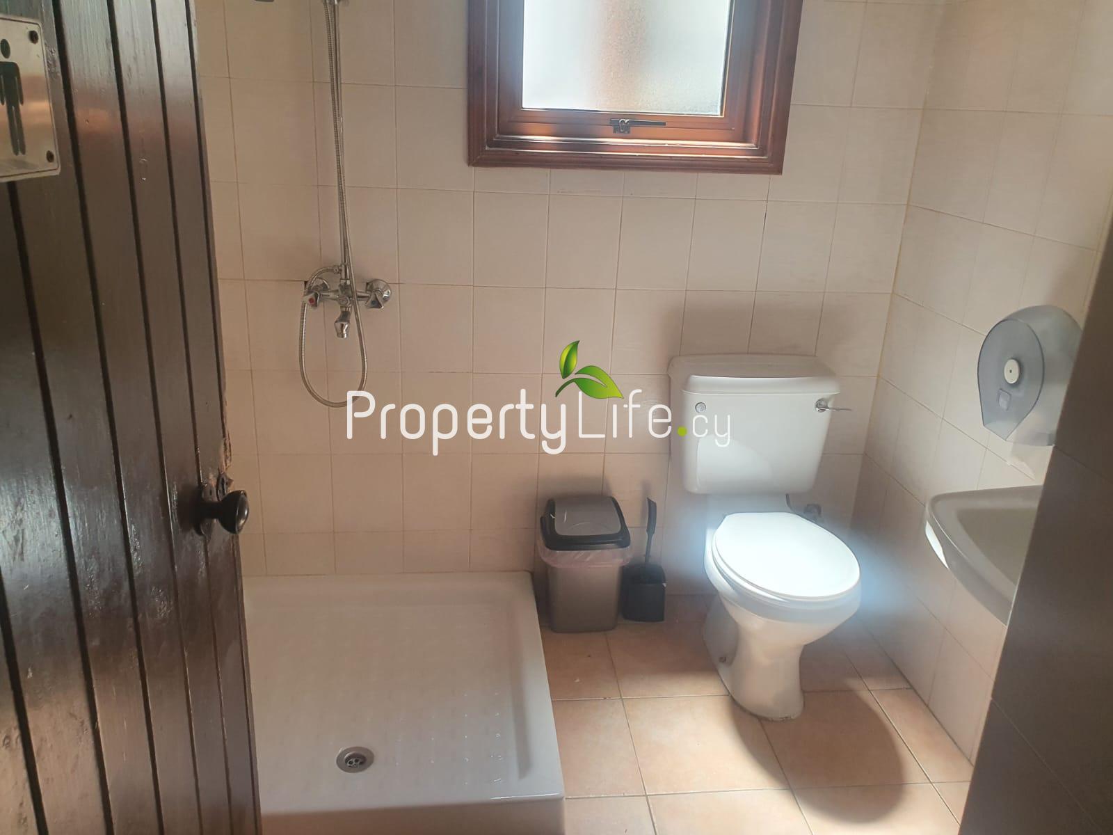 FULLY LICENSED PUB / RESTAURANT + DEVELOPMENT PLOT FOR SALE