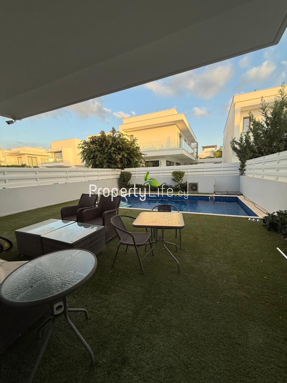 MESOYIOS PARK VILLAS LIVADIA 4 BEDROOM VILLA WITH HEATED POOL FOR SALE