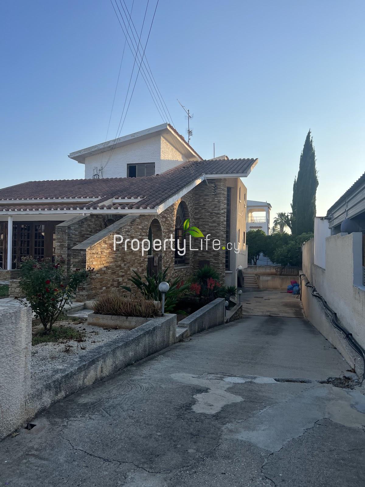 GOLDEN BAY VILLA FOR SALE