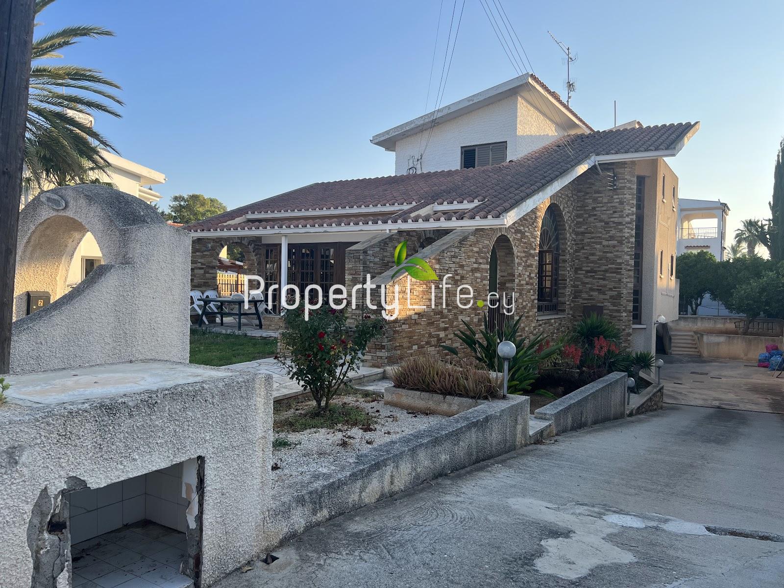 GOLDEN BAY VILLA FOR SALE